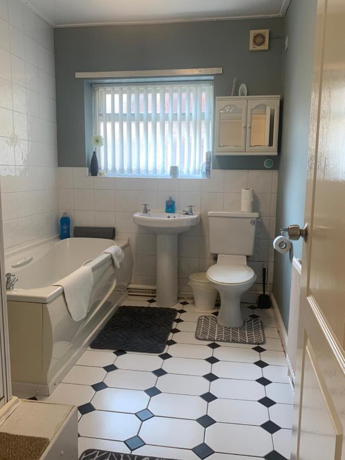 Be My Guest Liverpool - Ground Floor Apartment With Parking 외부 사진